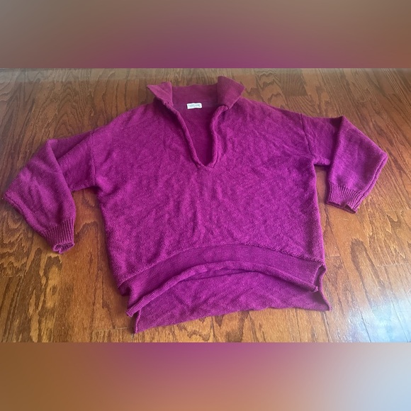 vestique Sweaters - Vestique V-Neck Sweater in Rich Magenta Size S